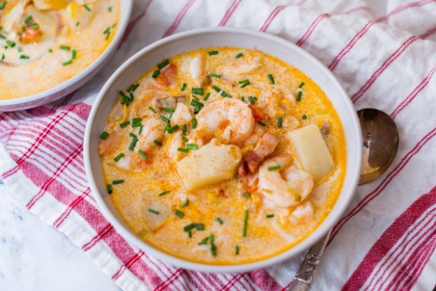 Рецепт — Сырный суп с креветками
